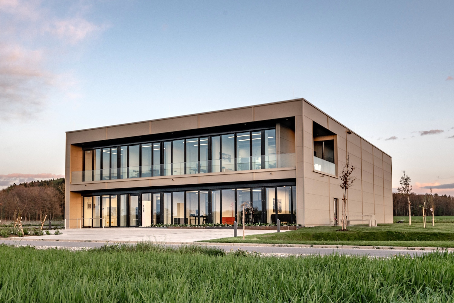 Individuelle Fassaden- und Gebäudereiniger von AcroTec GmbH aus Bad Saulgau Bürogebäude